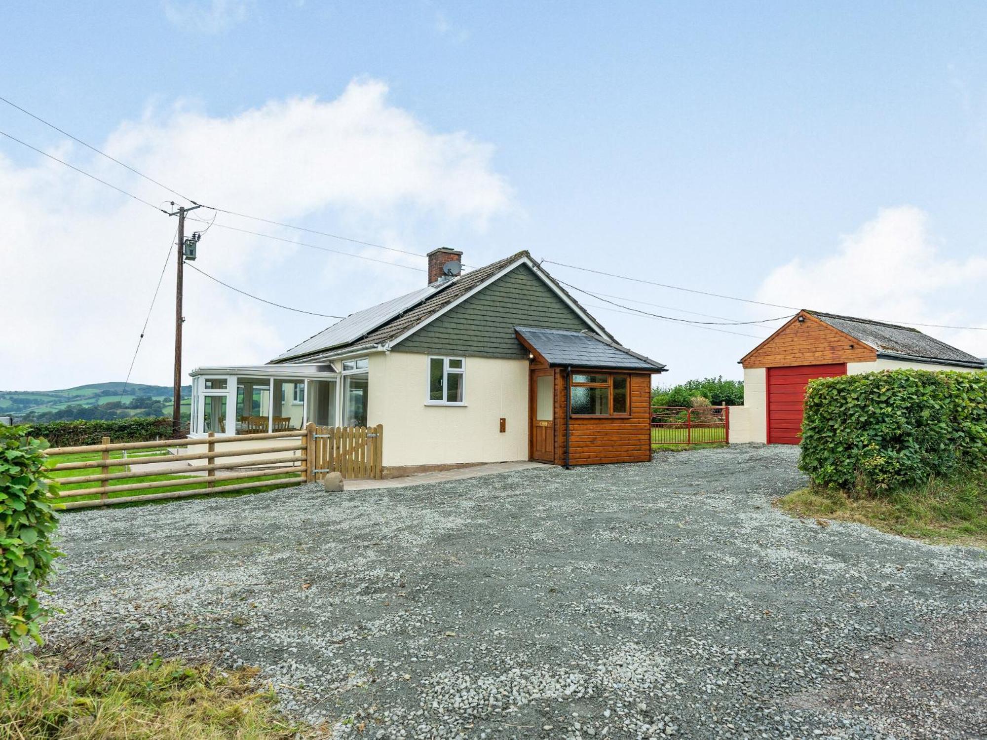 Meadowcroft Villa Bettws Disserth Exterior photo